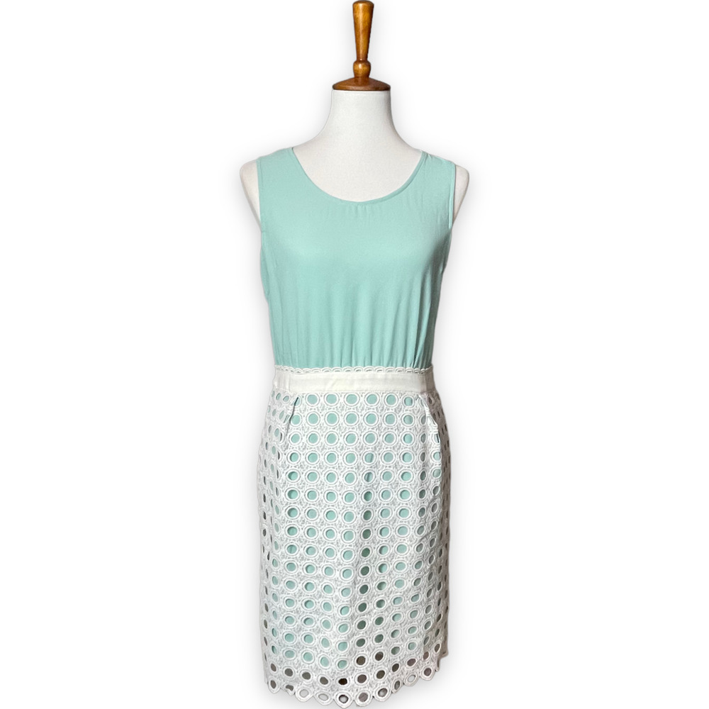 Esley Celeste Blue Sleeveless Eyelet Lace Sheath Dress Size Medium